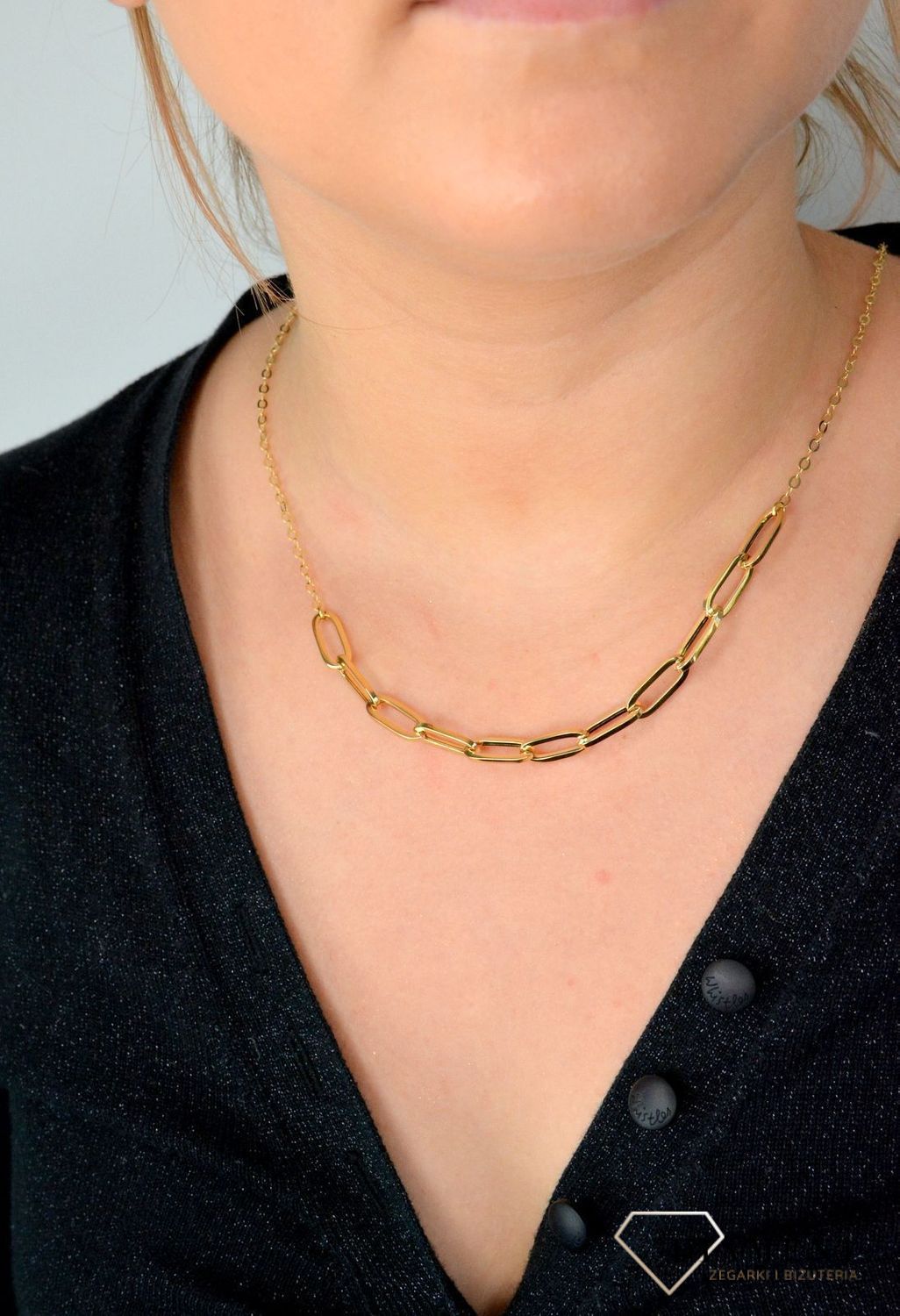 Złoty naszyjnik ozdobiony grubym łańcuszkiem NA 2648.jpg